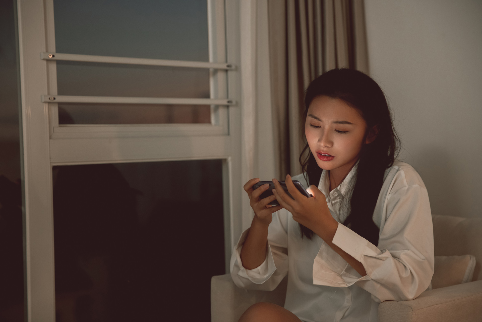 当孩子迷上网络时如何戒掉网瘾,青少年沉迷网络成网瘾怎么办