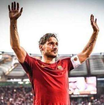 天下足球一人一首成名曲,天下足球top10感人瞬间