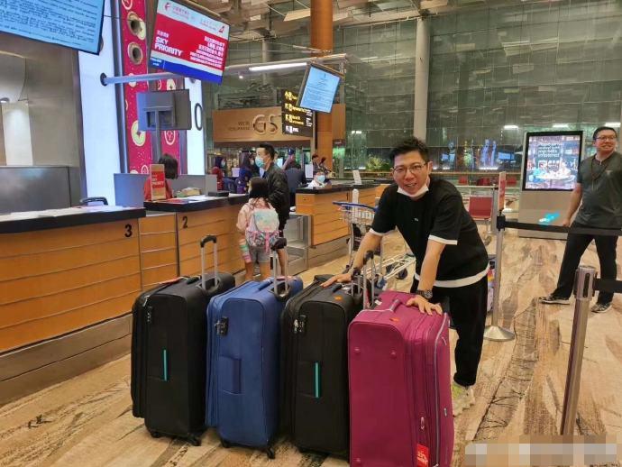 胡海泉录节目口罩,胡海泉微博最新视频