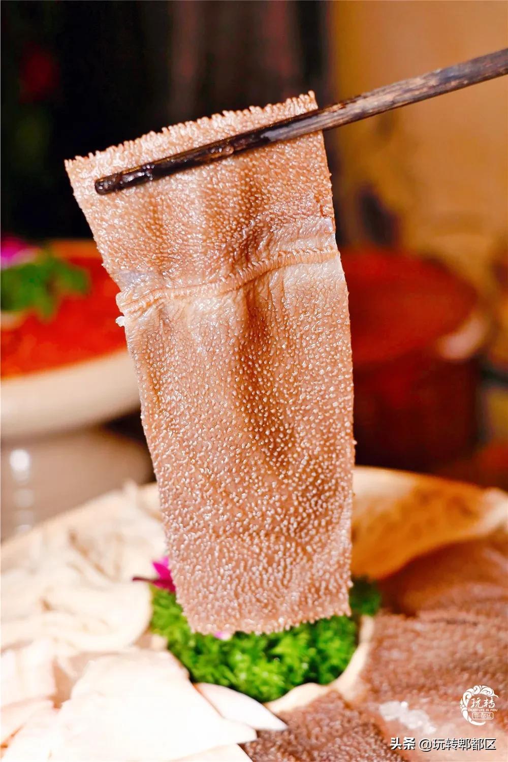 日均爆排1000+！壕涮八道硬核招牌，明星接连翻牌的巴蜀火锅来了