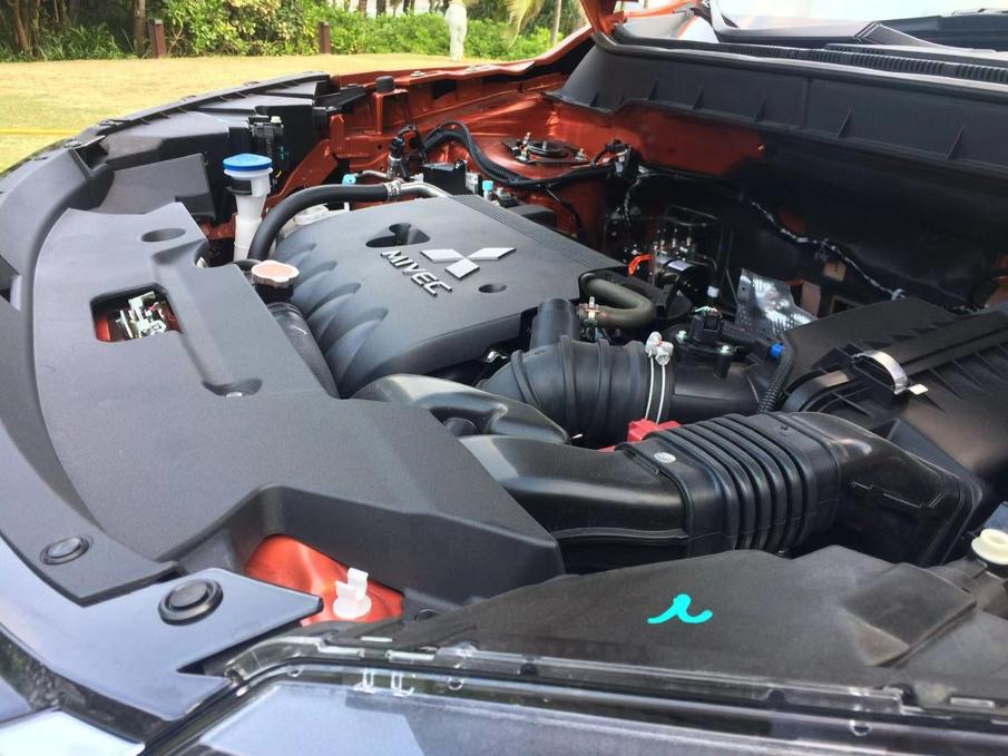 劲炫试驾,广汽三菱新劲炫玩转冰雪