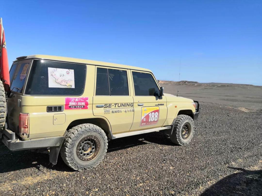 2018酷路泽4.0最顶配,2022年酷路泽4.6顶配