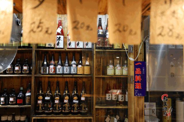 没想到师惠坊这家不足40平米的烤串店,竟是上班族的秘密基地!