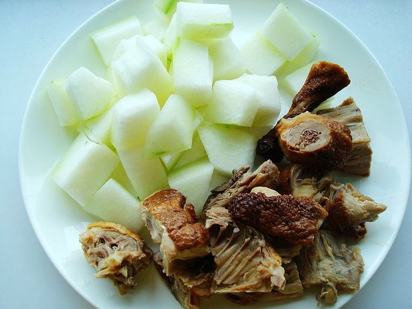 剩下的烤鸭怎么做老鸭汤,吃剩的烤鸭还可以怎么吃