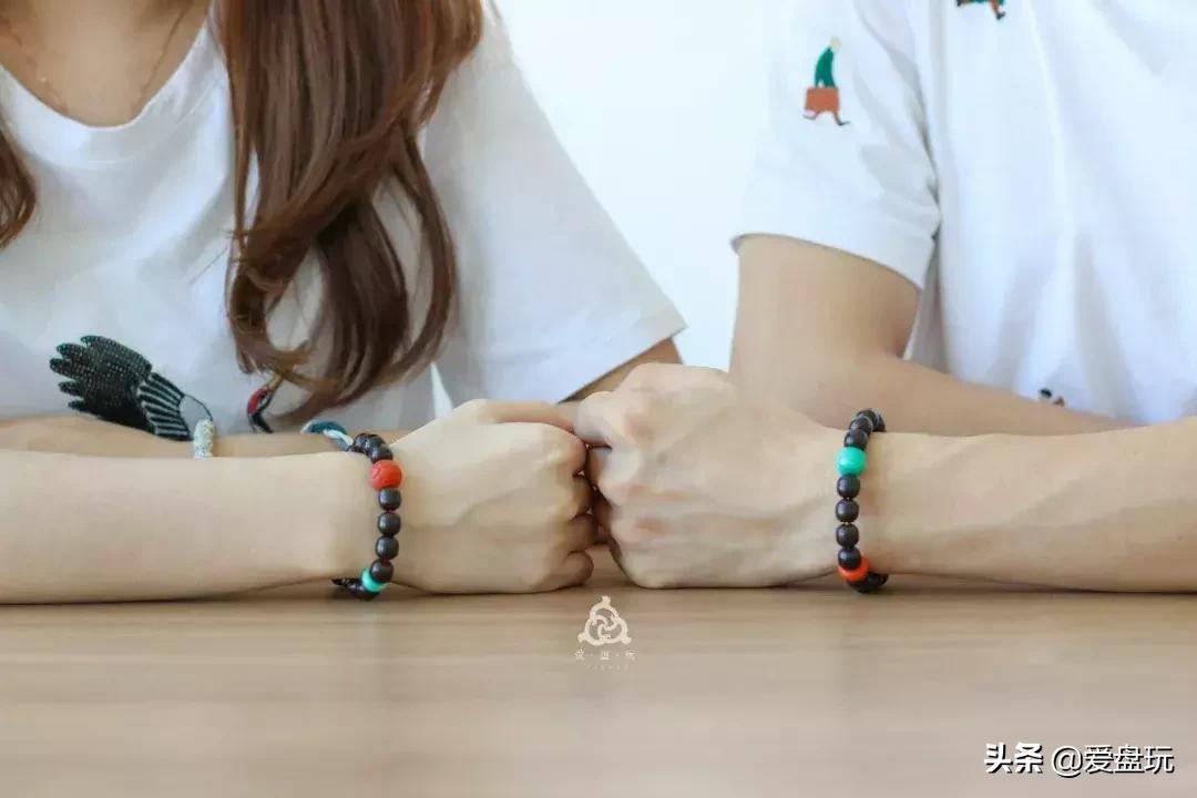 南红锁骨链如何搭配,锁骨链上怎么搭配珠子好看