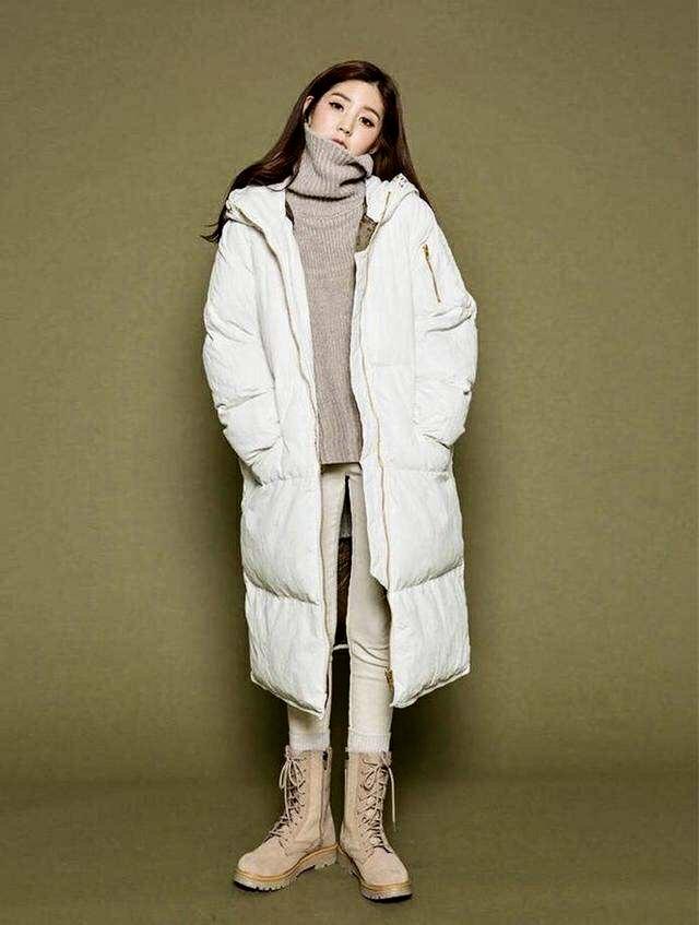 冬季羽绒服显瘦显高穿搭,适合小个子穿的羽绒服显瘦