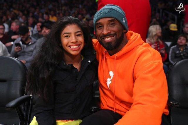 周立波和科比搞笑视频,周立波坐直升机调侃科比遭热议