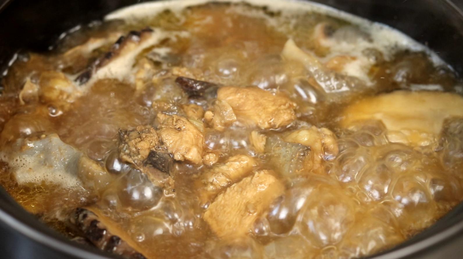 炖鸡肉时切记别直接焯水教你一招,炖鸡肉时切记不要直接焯水