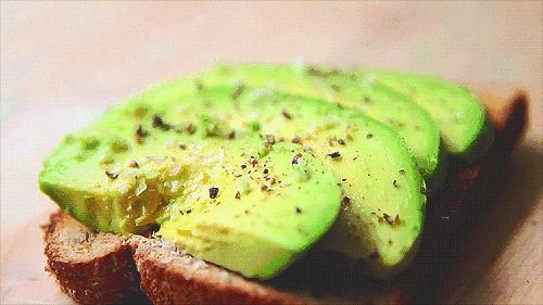 谁劝中国人买了3千万吨牛油果？