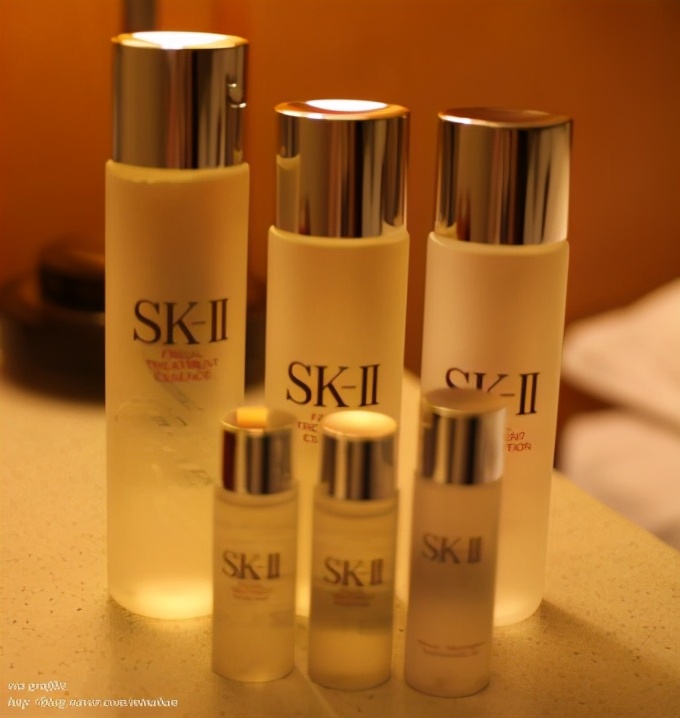 你每天擦的化妆品，其实成本费用只有两三分钱？