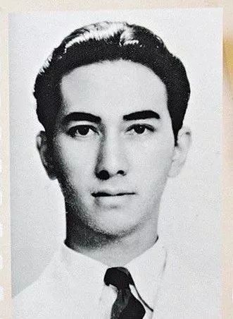 何超琼的传奇人生,何超琼的智慧与超凡的能力