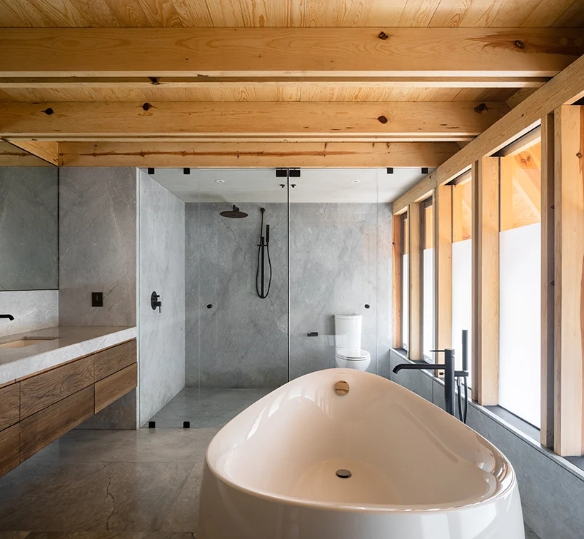 山间森林公园风车,家用随风向旋转动力风车