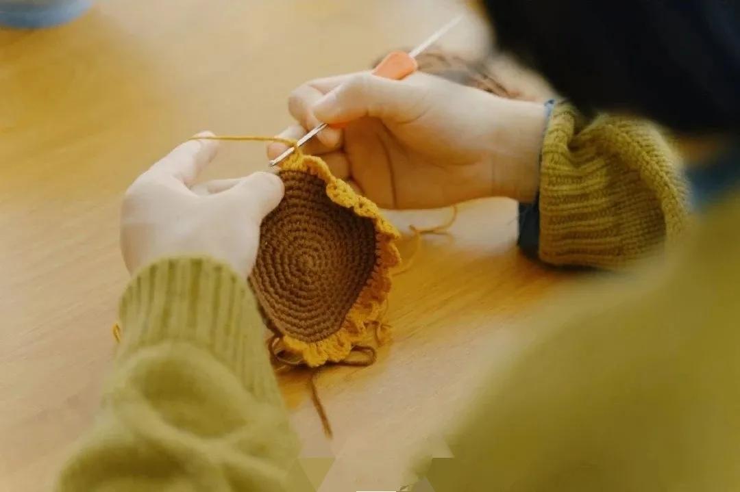 有些喜欢是有点喜欢的意思吗,有些喜欢是情不自禁的