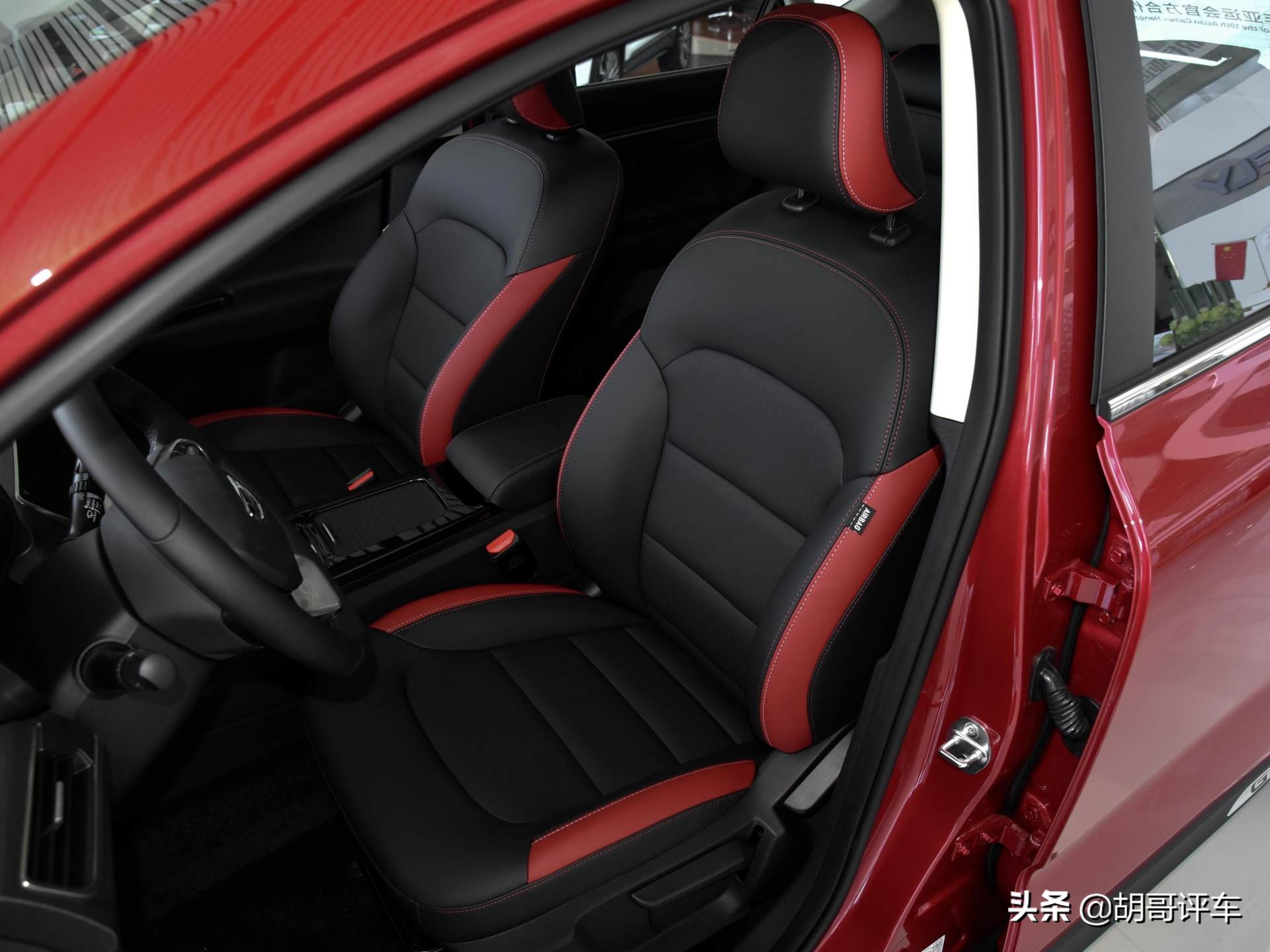 油耗低外观好看内饰大气suv,吉利帝豪gs16款1.3t的油耗