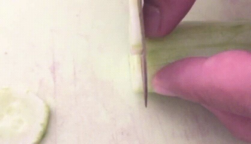 夏季喝水宝宝,宝宝喝水多但是尿少特别黄