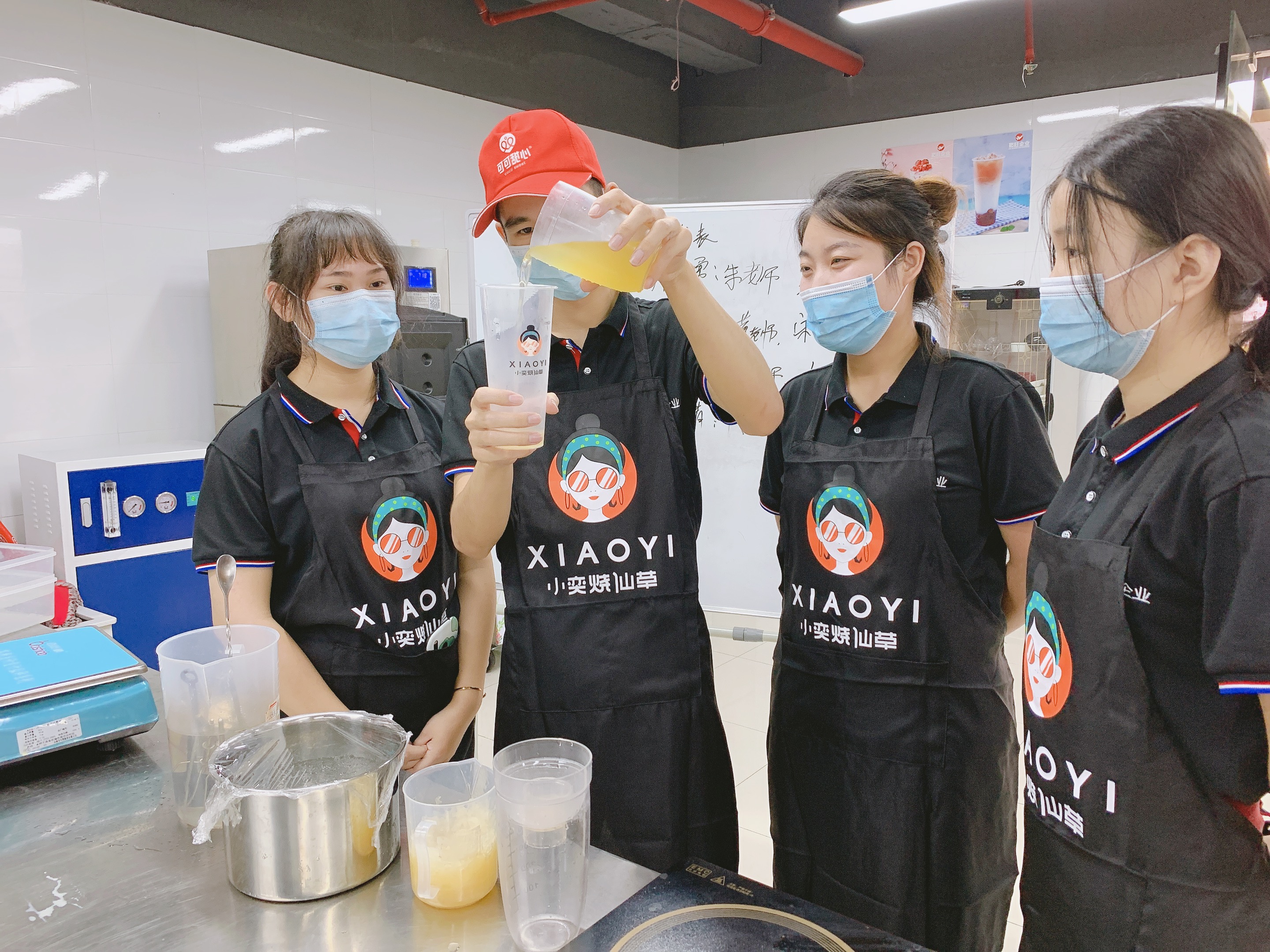 小奕烧仙草是哪家公司旗下的,小奕烧仙草饮品加盟