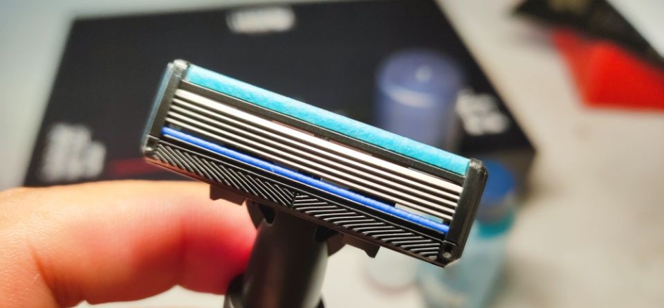 便携剃须新体验,舒适平滑剃须体验