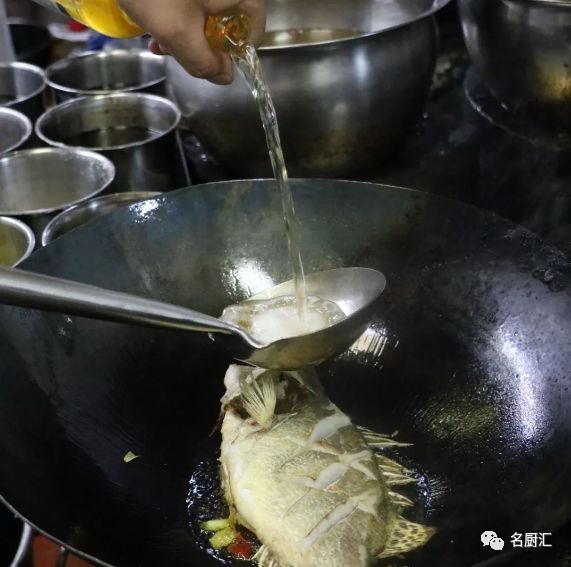 五星大厨教你20道精选创意家常菜,20道硬菜大厨拿手秘制招牌菜