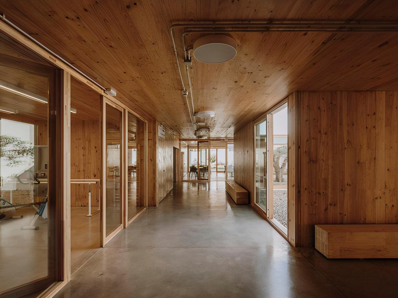 阿兹海默日间医疗中心，利用自然提高幸福感