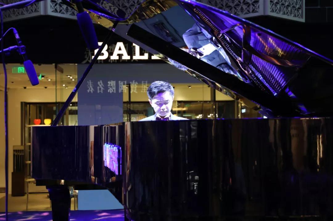 “碧罗珠宝之夜”沈文裕钢琴独奏音乐会完美举行