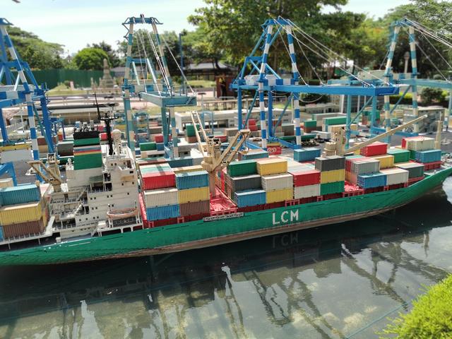 同样是主题乐园，为什么一定要去乐高？