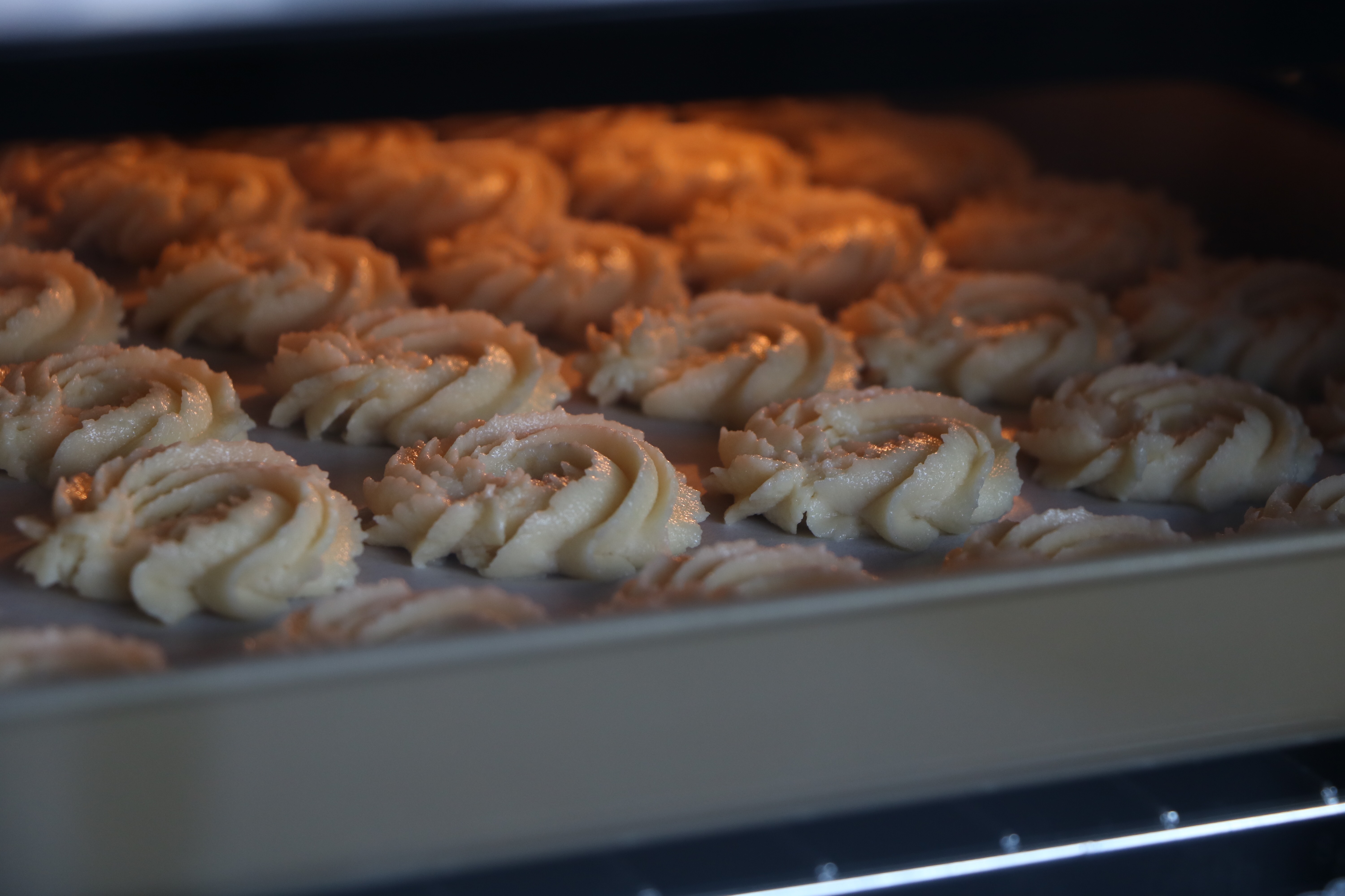 曲奇饼干怎么做又酥又香,简单曲奇饼干做法无需打蛋器