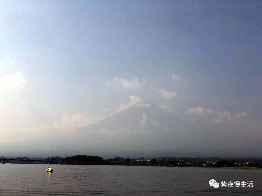 未见富士，幸运依在-秀峰阁湖月