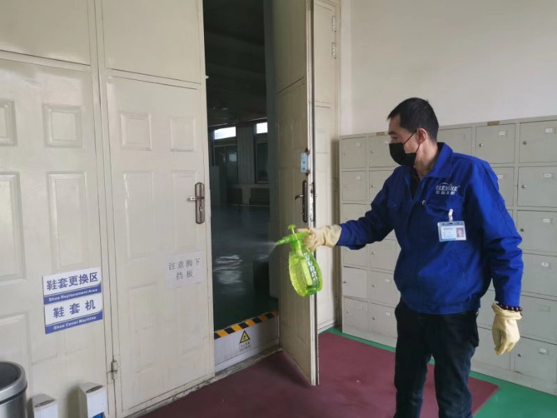 坚决打赢两场攻坚战,三场硬仗一起打