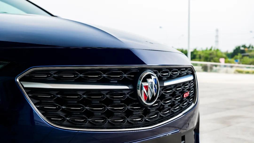 试驾君威2015款gs纵情运动版,君威gs山路试驾