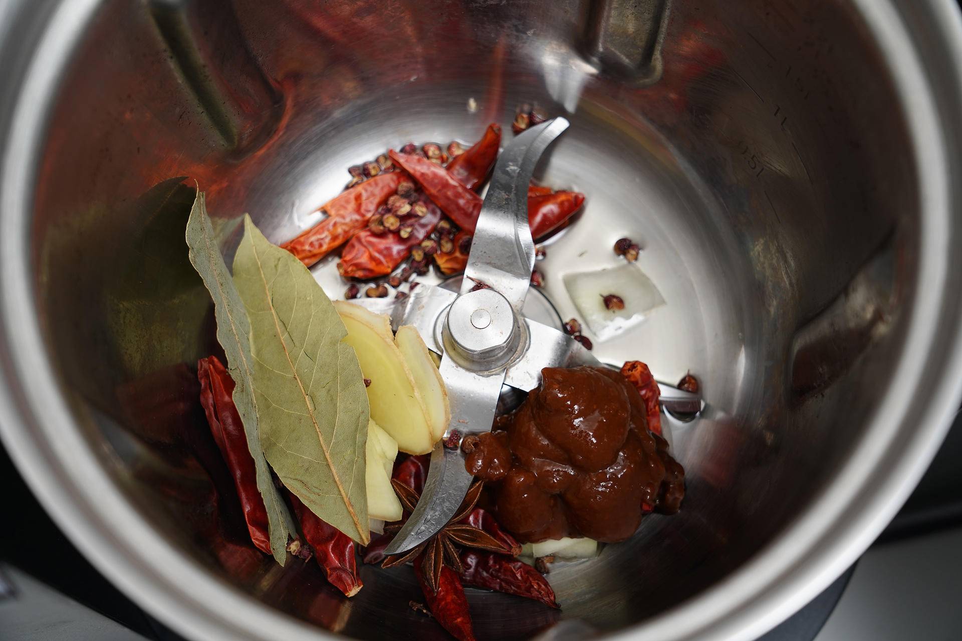 用自动机器炒菜的餐厅,自动炒菜料理机真实感受