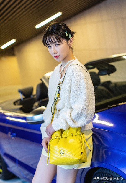 阚清子休闲裤穿搭,阙清子背带裤穿搭