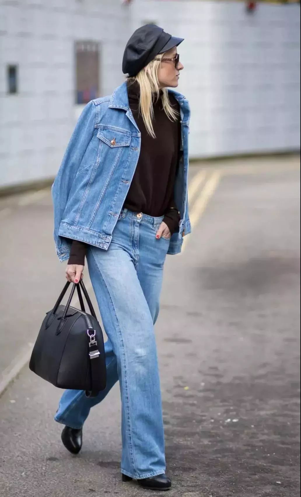 牛仔外套怎么洗才不会有味道,牛仔褂怎么洗不褪色