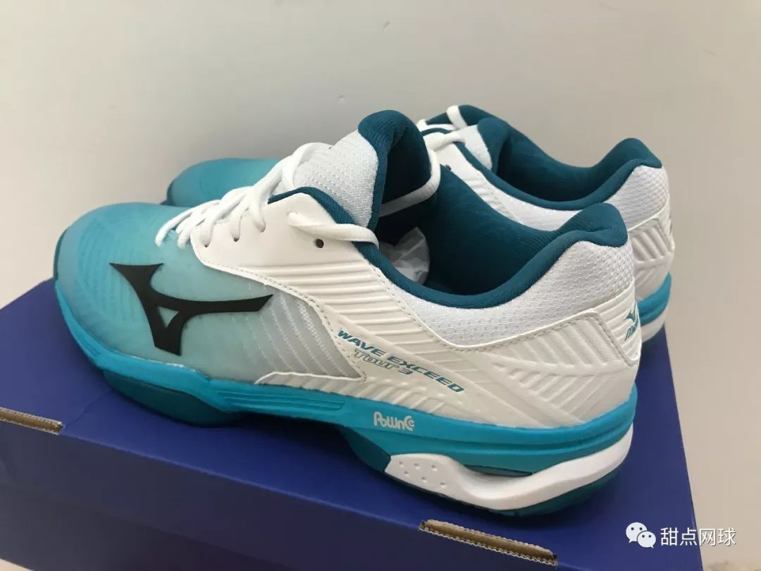 甜点君,美津浓mizuno足球鞋测评