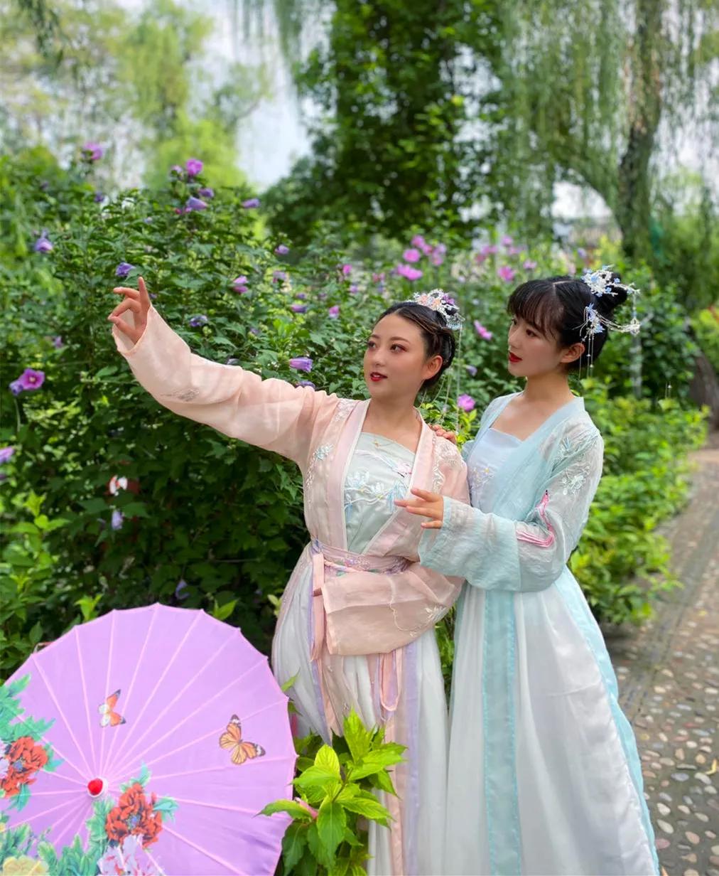 给备战高考的莘莘学子们加油助威,为莘莘学子助威高考