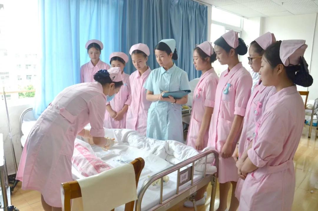 华西护理学院专业,华西职业技术学院护理专业怎么样