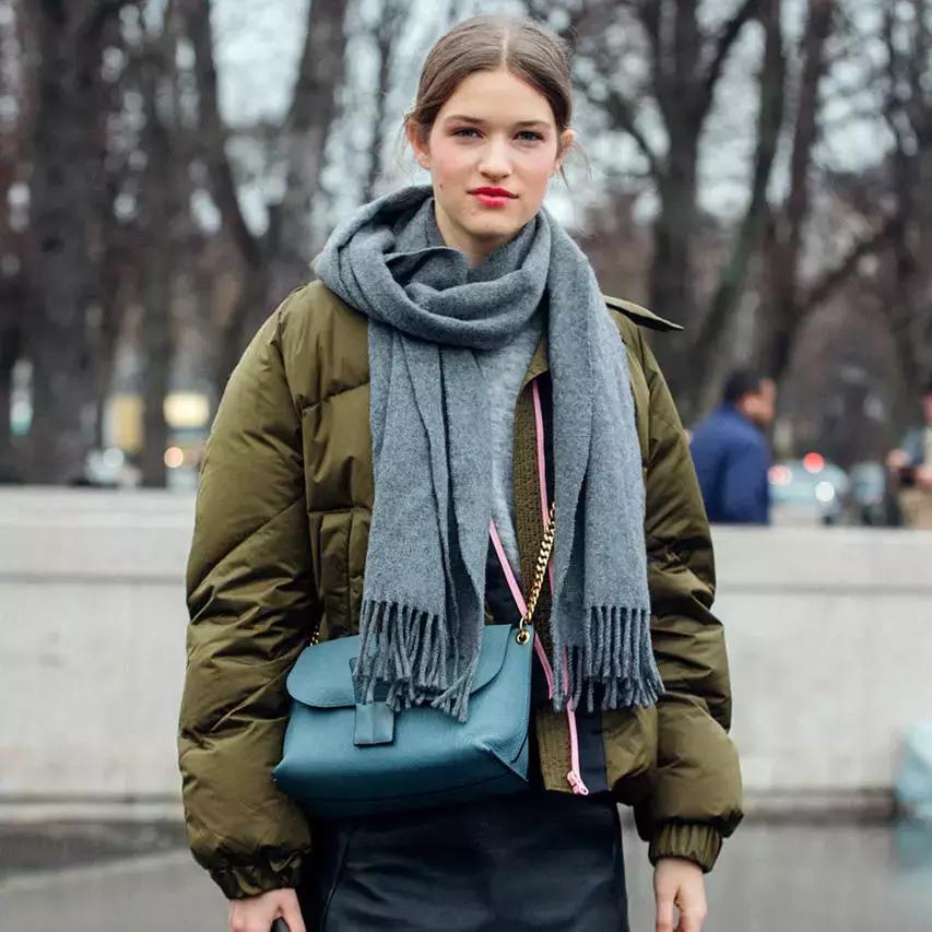 围巾怎么挑选适合自己的,买围巾又好看又简单
