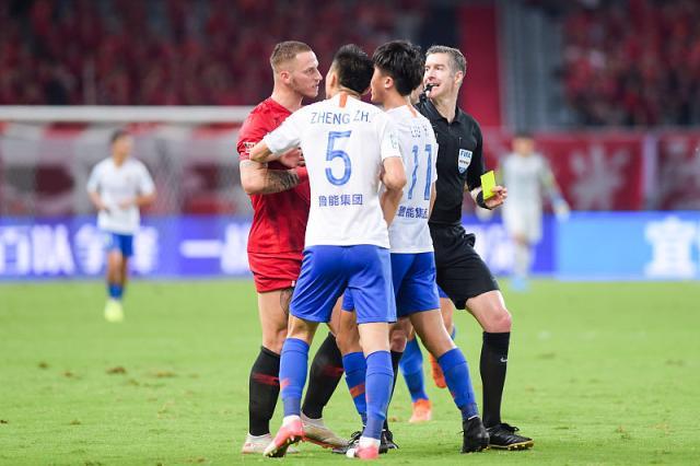 黄健翔说足球赢一场关键胜利,黄健翔赛后字字珠玑