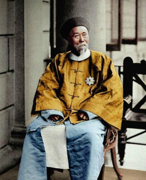 1994年，一个东北农民冒充张学良行骗，因腿上一道伤疤引起怀疑