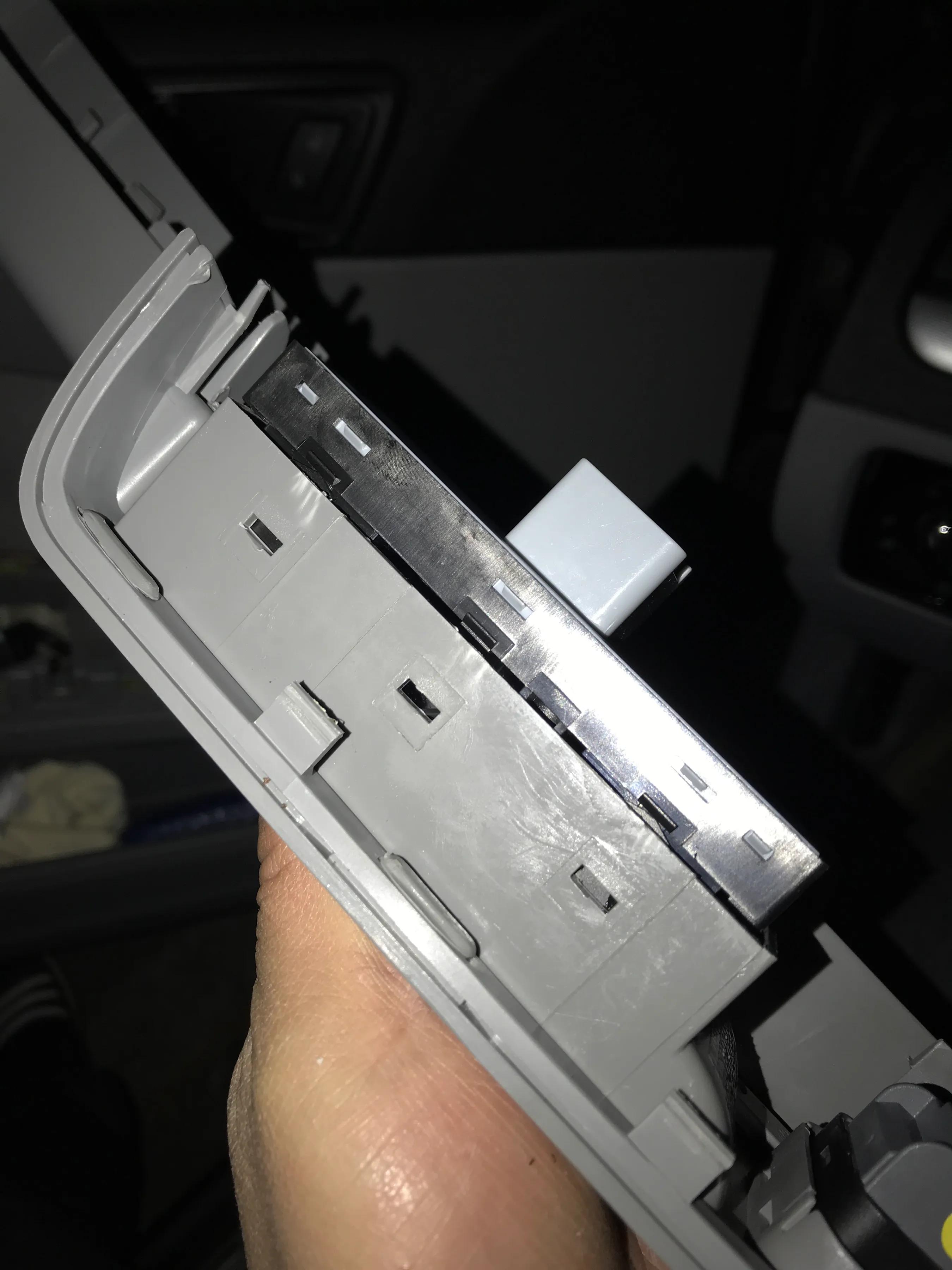 斯柯达晶锐玻璃升降开关更换,自己动手换玻璃升降开关