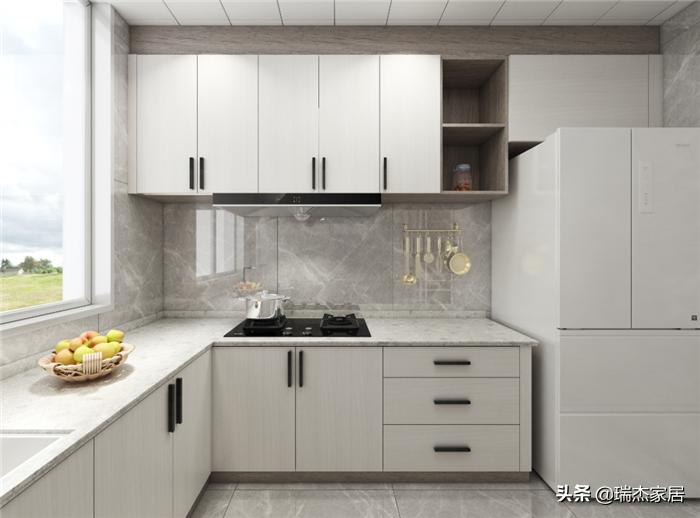 黑白对比层次分明，搭配木饰面格栅，给人一种简约纯净之美