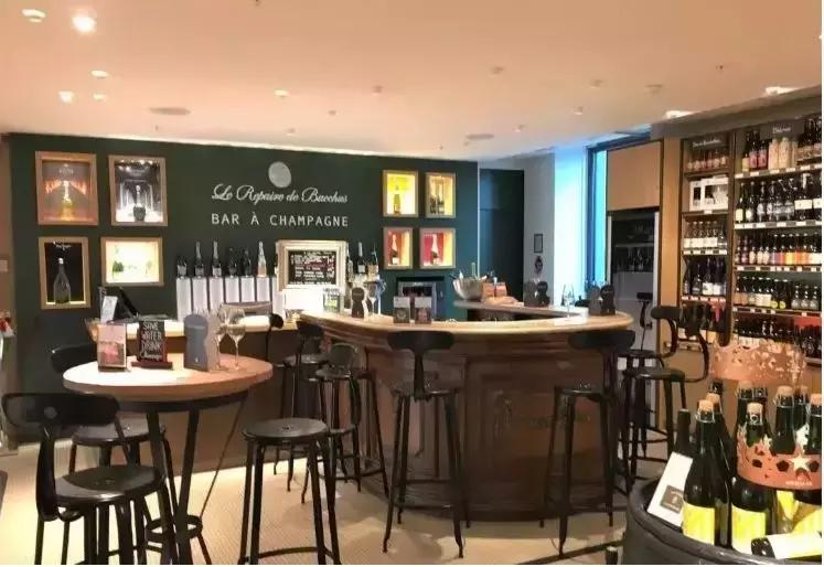 茅台亮相免税城,茅台酱香开业