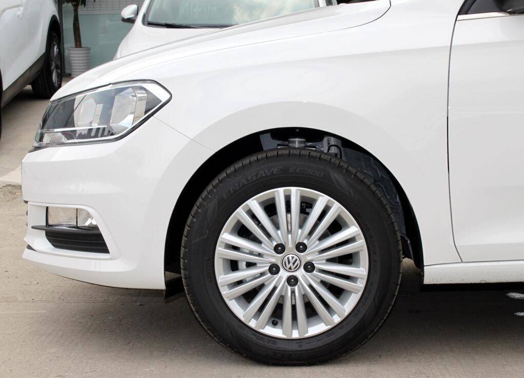 2019款桑塔纳测评，1.5L+6AT经济省油，家用代步首选