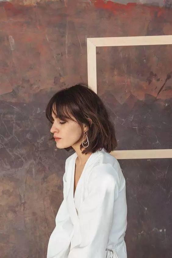 如何选择适合自己脸型的耳环,不同脸型这样选耳环超显脸小