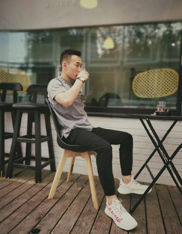 输了金牌赢了掌声！95后体操领军人肖若腾：爱撸猫喝茶偶像是卡卡