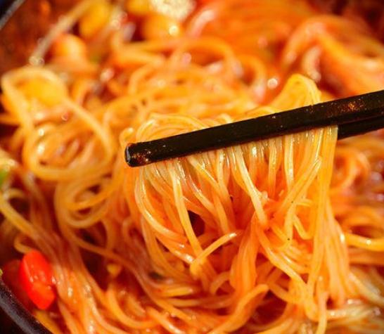 炒粉条粘锅成了一团,炒粉条容易粘锅底怎么办