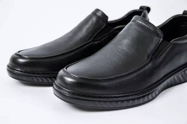 皮鞋男士真皮梦特娇,既休闲又舒服的皮鞋