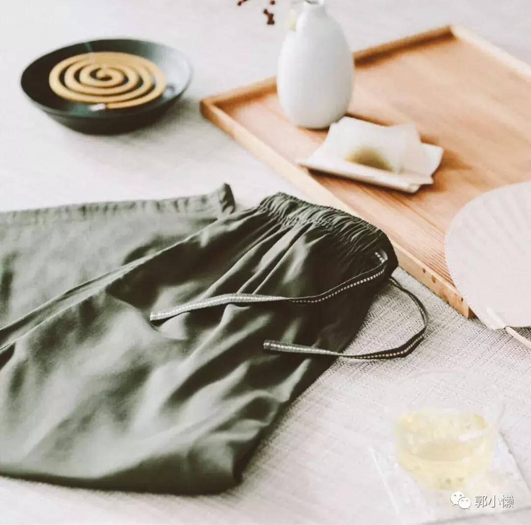 夏日外出如何快速补妆,夏天外出如何正确防暑