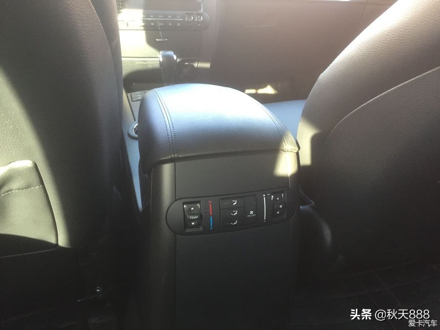 2020起亚霸锐视频,起亚高端suv霸锐