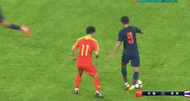 评论：昨夜的南宁，肥硕的国足鸡和高飞的泰国鹰