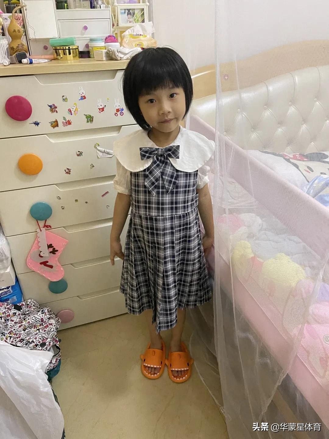 6岁女孩打篮球惊艳全场外网评论,6岁女孩篮球赛场上惊艳全场